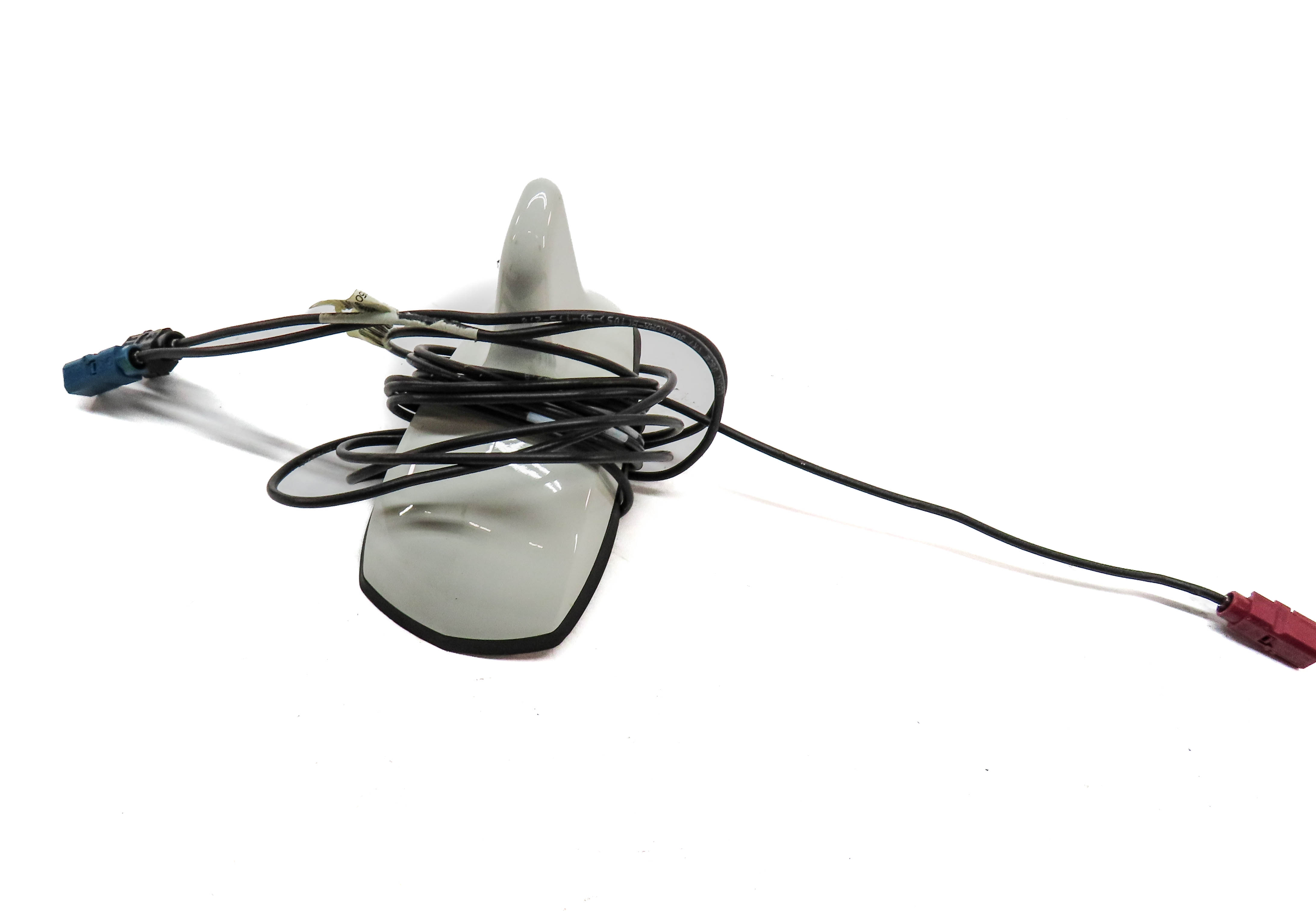 10-11 MERCEDES E350 E550 E63 W212 ROOF RADIO STEREO SHARK FIN ANTENNA (White) — exact item pictured
